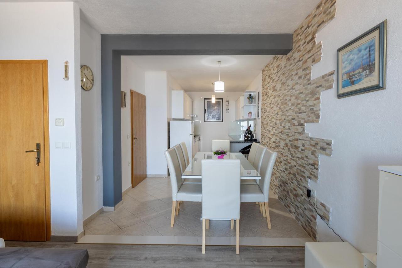 Apartment Dany - Free Beach Parking Makarska Exterior photo